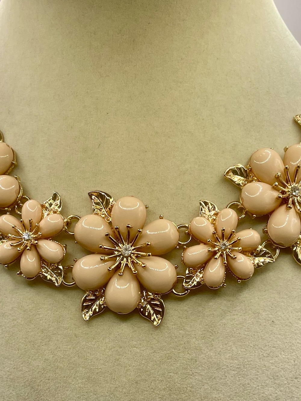 Floral Statement Necklace in Cream & Gold w/Crystals 16 inches long. 3 inch ext